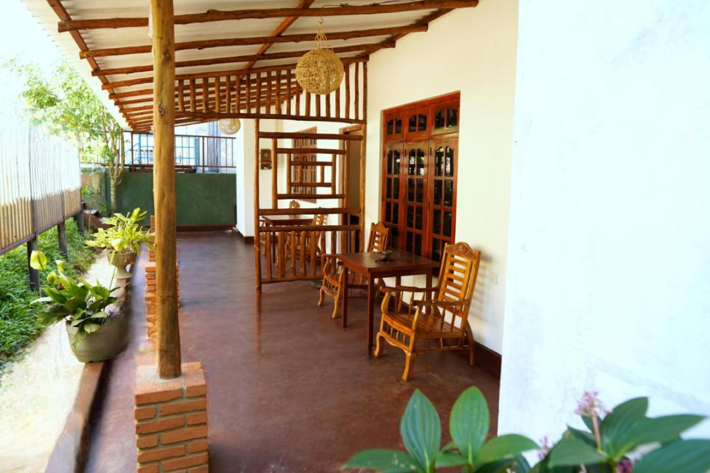 Pub Ceylon Hostel Ella Exterior foto